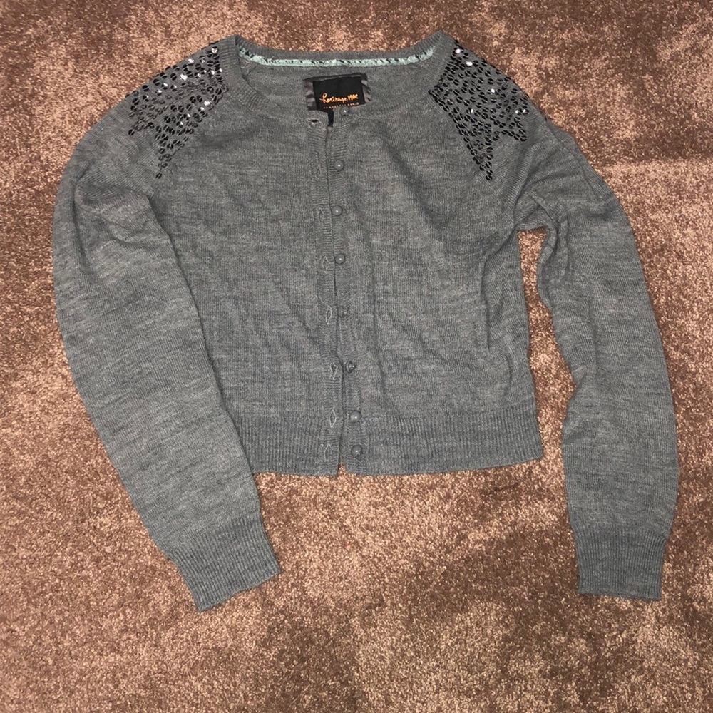 Cropped gray sweater w/sequin detailing